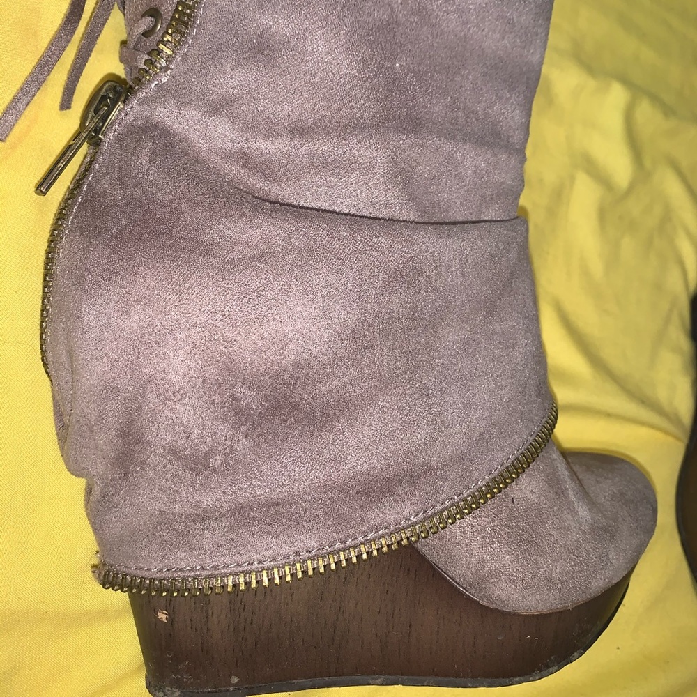 Heeled boots